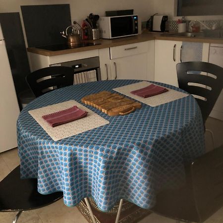 Logement Neuf Centre Du Village Aux Pieds Du Chateau Grimaud Dış mekan fotoğraf