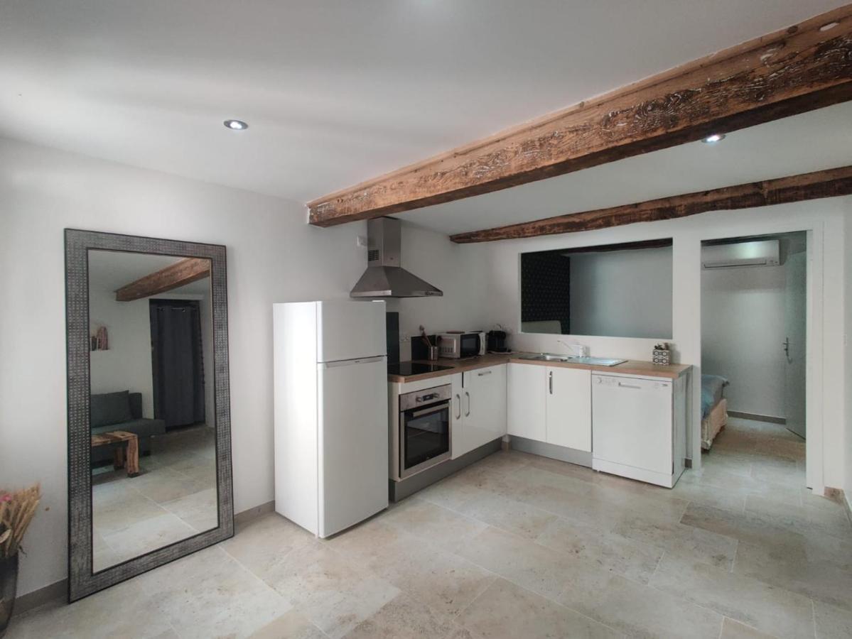 Logement Neuf Centre Du Village Aux Pieds Du Chateau Grimaud Dış mekan fotoğraf