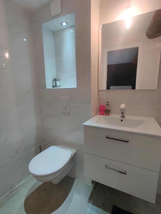 Logement Neuf Centre Du Village Aux Pieds Du Chateau Grimaud Dış mekan fotoğraf