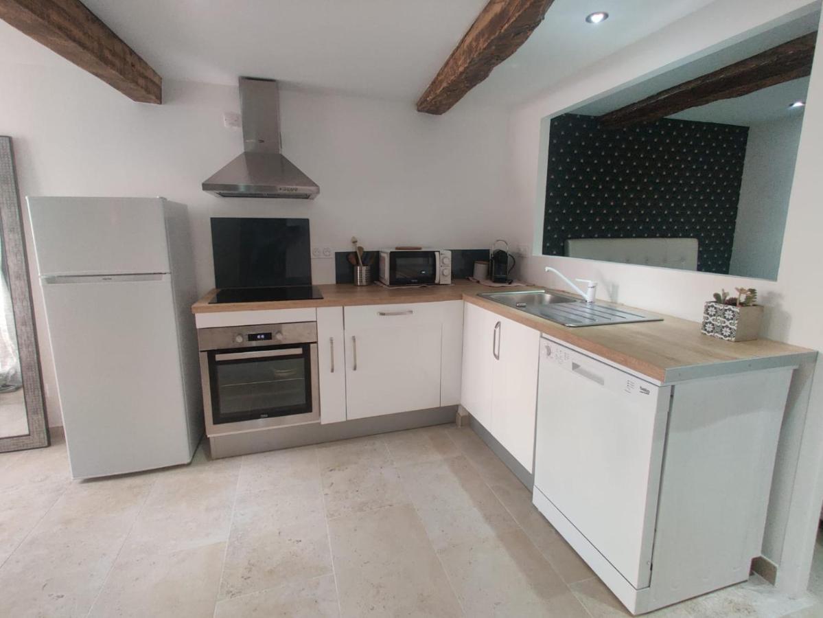 Logement Neuf Centre Du Village Aux Pieds Du Chateau Grimaud Dış mekan fotoğraf