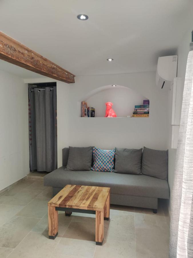 Logement Neuf Centre Du Village Aux Pieds Du Chateau Grimaud Dış mekan fotoğraf